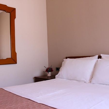 Albi'S Apartment Sarande Exterior photo