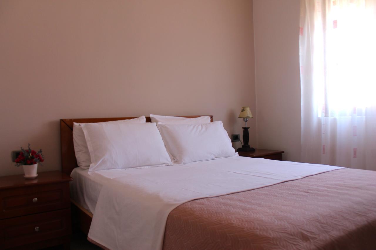 Albi'S Apartment Sarande Exterior photo