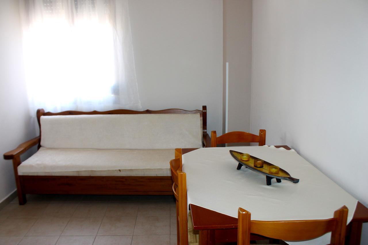 Albi'S Apartment Sarande Exterior photo